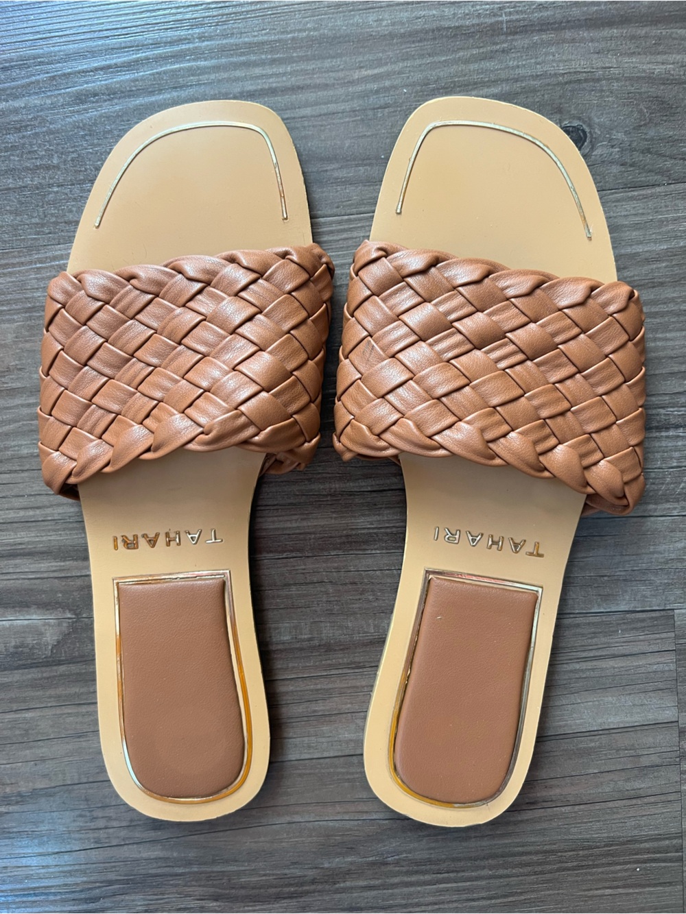Tahari sandals